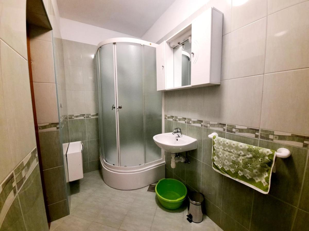 Lovely 3-Bedroom Apartment With Breathtaking View Dugi Rat Exterior photo