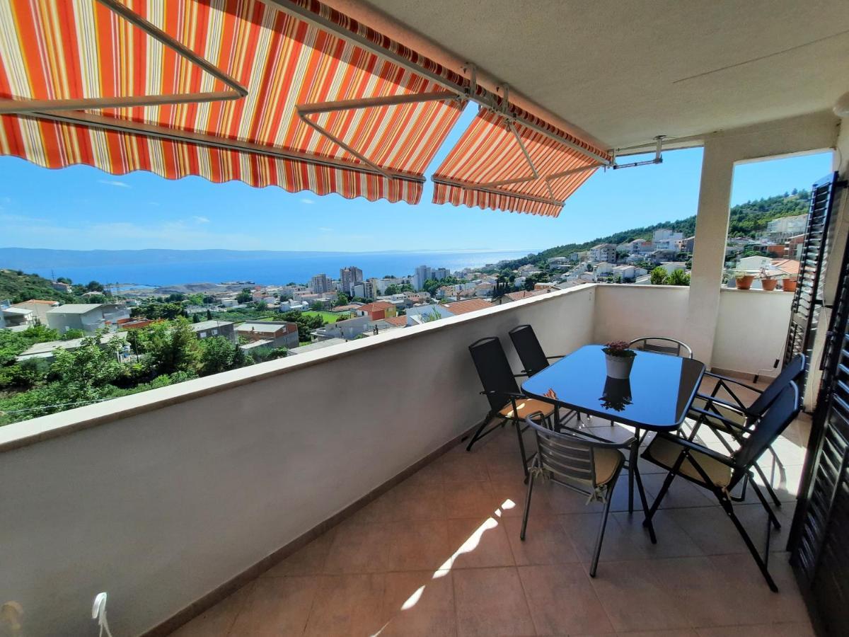 Lovely 3-Bedroom Apartment With Breathtaking View Dugi Rat Exterior photo