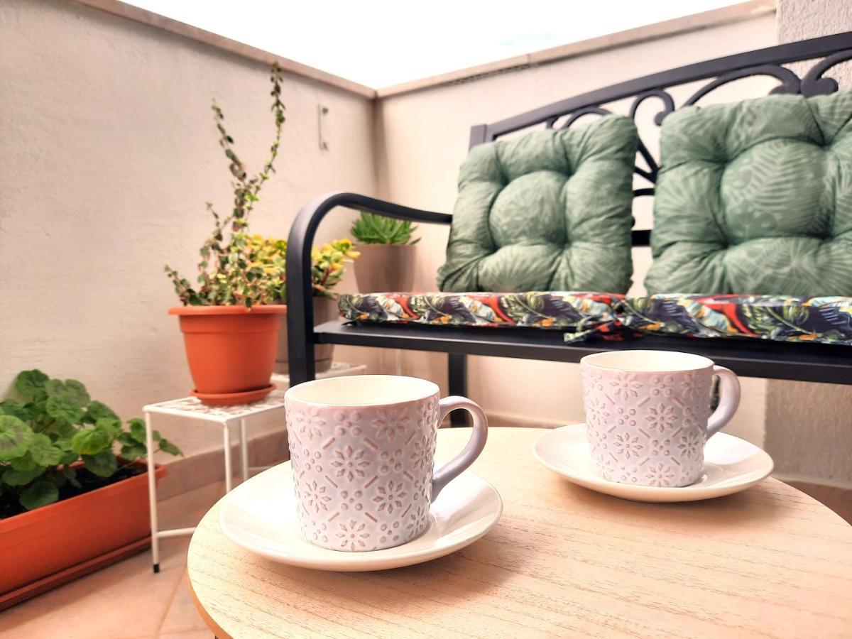 Lovely 3-Bedroom Apartment With Breathtaking View Dugi Rat Exterior photo